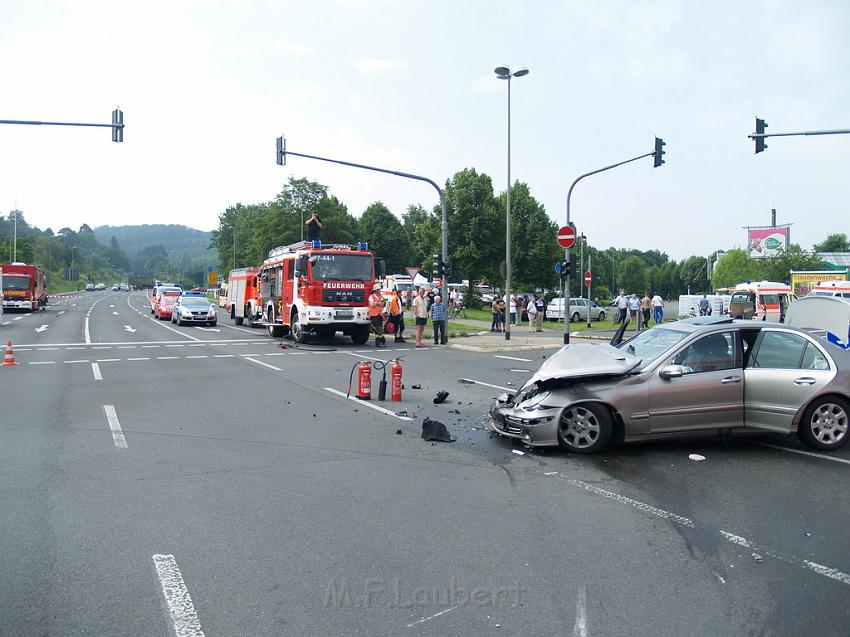 Schwerer Unfall mit Reisebus Lohmar Donrather Dreieck P023.JPG